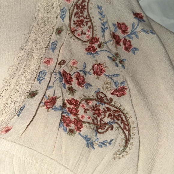 White Embellished Peplum Blouse with Bib Collar - Picture 3 of 4